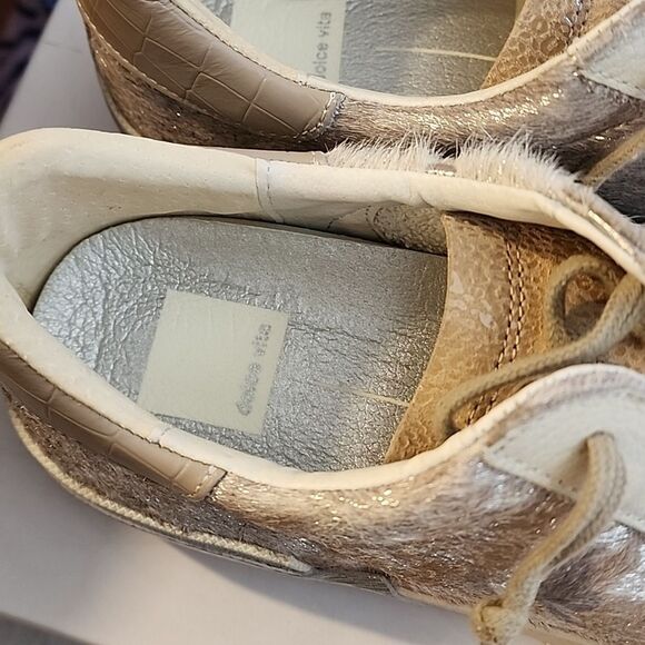 Dolce Vita Dune Metallic  Calf Hair size 8.5 sneakers NIB - Picture 3 of 9